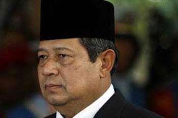 في اندونيسيا.. "قص" بناطيل النساء واستبدالها بالجلباب