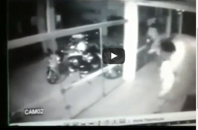 شاهد..  لص يقع في شر أعماله ويموت خلال عملية سطو