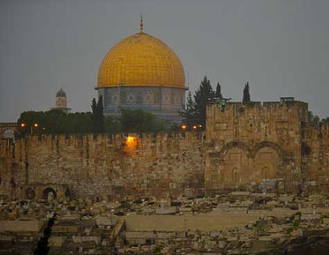 الهيئات العاملة من أجل القدس تثمن وصاية الملك على المقدسات