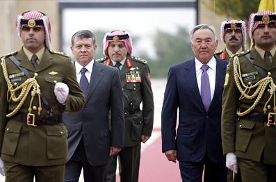 الملك يجري مباحثات مع الرئيس الكازاخستاني