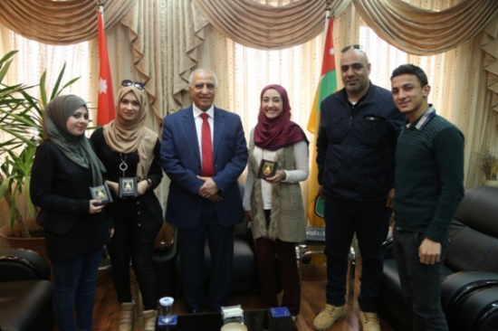 "الاردنية" تكرم فريق مناظرات "الأردنية" الفائز في المركز الأول في بطولة الجامعات الأردنية