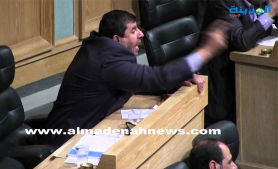 هآرتس : نائب أردني يتوعد الحكومة إذا منعت سكان غزة من دخول الأردن هآرتس : نائب أردني يتوعد الحكومة إذا منعت سكان غزة من دخول الأردن