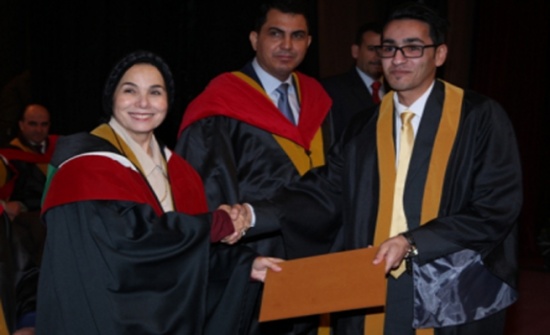 آداب الأردنية) تحتفي بتخريج الفوج الثاني والخمسين من طلبة الفصل الدراسي الأول آداب الأردنية) تحتفي بتخريج الفوج الثاني والخمسين من طلبة الفصل الدراسي الأول