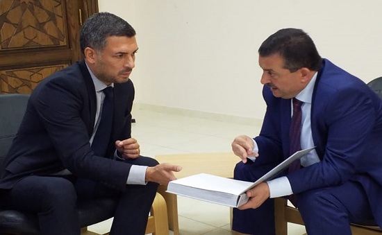 رئيس بلدية السلط يلتقي السفير الروماني