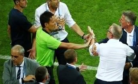 ألمانيا تعتذر للسويد بعد "واقعة الدكة"