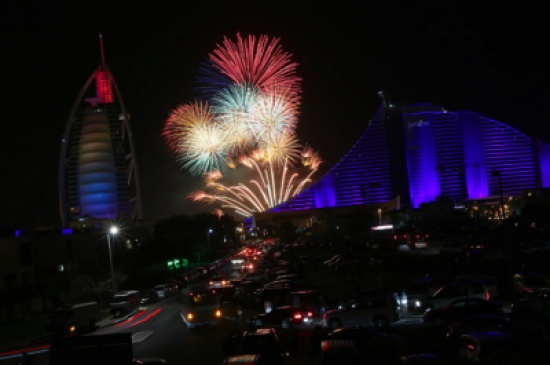 فيديو : احتفالات دبي بالعام الجديد 2017
