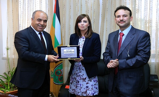 منحة تدريبية من "كوينز بلفست" البريطانية لخريجي "صيدلة الأردنية"