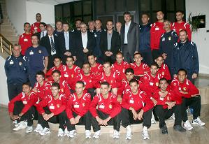 الامير علي يحث لاعبي المنتخب الوطني لكرة القدم على النتائج الايجابية