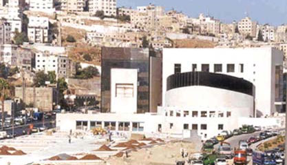 سكان حي المهاجرين يعانون من الاصوات المزعجة الصادرة عن مشروع توسعة مبنى الامانة سكان حي المهاجرين يعانون من الاصوات المزعجة الصادرة عن مشروع توسعة مبنى الامانة