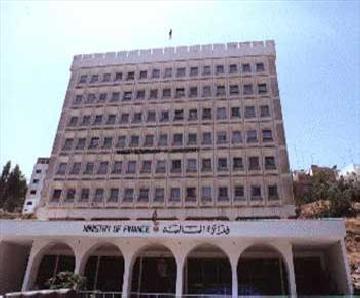 نقيب المقاولين يطالب وزارة المالية بتسريع صرف مستحقات اعضائها