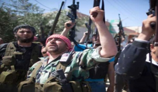 مسؤولون : بريطانيا ستبدأ إتصالات مع شخصيات عسكرية بالمعارضة السورية