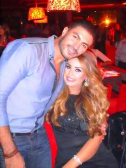 خالد سليم يحتفل بعيد زواجه ويشارك الجمهور فرحته خالد سليم يحتفل بعيد زواجه ويشارك الجمهور فرحته