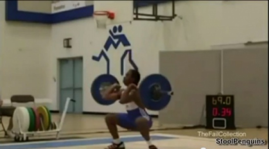 مقاطع مضحكه رفع الاثقال