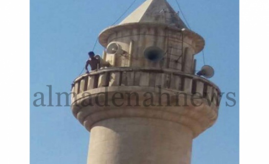 جرش .. محاولة انتحار لأحد اصحاب البسطات على مئذنة مسجد - صور جرش .. محاولة انتحار لأحد اصحاب البسطات على مئذنة مسجد - صور