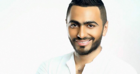 بالصور .. هكذا كان حفل تامر حسني في البحر الميت