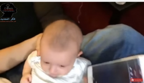 بالفيديو .. لن تصدق ماذا حدث لهذا الطفل الأمريكي عندما أسمعوه القرآن وصدمة أبويه!