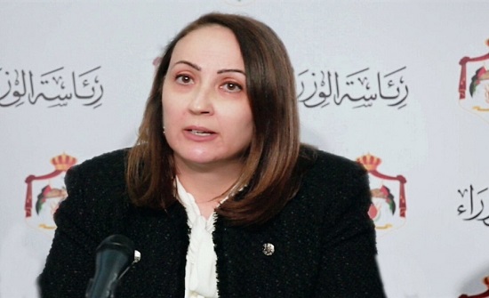 وزيرة الصناعة والتجارة تدعو للمحافظة على استقرار السلع وزيرة الصناعة والتجارة تدعو للمحافظة على استقرار السلع