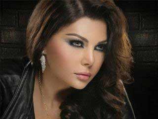 مصريون يناشدون هيفاء وهبي عدم حضور مباريات منتخبهم لان "وشها نحس عليه" !