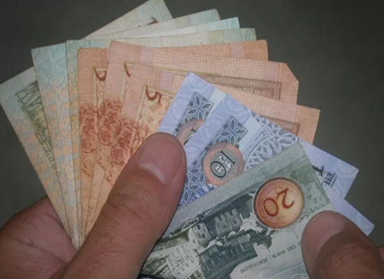 "التربية " تصرف مستحقات المكرمة الملكية