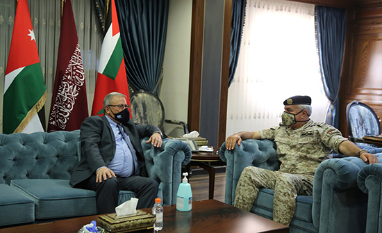 رئيس هيئة الأركان يستقبل رئيسي جامعة العلوم والتكنولوجيا والبترا