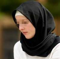 فتاة مصرية تلقي بنفسها في مياه المجاري لتنفر 3 اشخاص حاولوا اغتصابها ! فتاة مصرية تلقي بنفسها في مياه المجاري لتنفر 3 اشخاص حاولوا اغتصابها !
