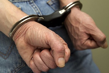 اربد : القبض على شحص سرق 30 منزلا اربد : القبض على شحص سرق 30 منزلا