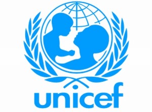 اليونيسف تدين مقتل 15 طالبة في اليمن اليونيسف تدين مقتل 15 طالبة في اليمن