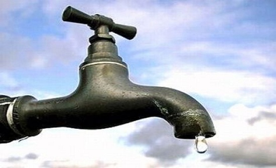 مواطنون في الطرة يشكون نقص المياه ومدير المياه يرد