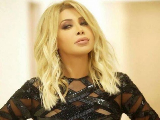بالصورة.. اطلالة صيفية لـ نوال الزغبي بشورت قصير