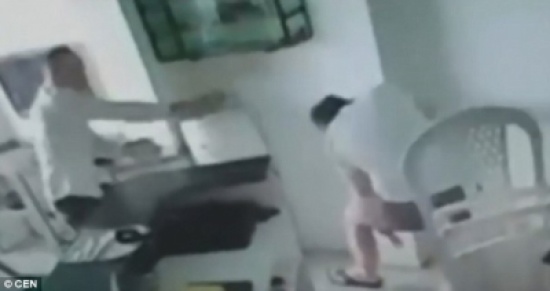 بالفيديو والصور.. مقتل ساعاتي شجاع في مواجهة مع لص بالفيديو والصور.. مقتل ساعاتي شجاع في مواجهة مع لص