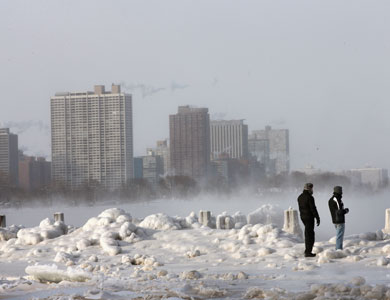 الثلوج تعرقل الحياة في الولايات المتحدة وتقتل أربعة أشخاص