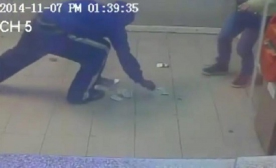 لص يقتحم مطعماً صينياً بحقنة ملوثة بالإيدز