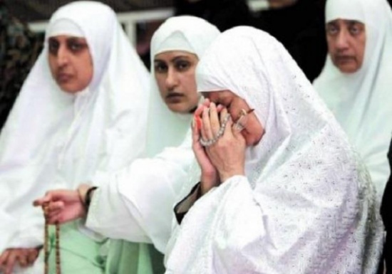 الإفتاء الأردني : سفر المرأة مع رفقة مأمونة من النساء للحج جائز