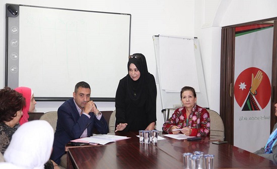 جلسة حوارية للتوعية بحماية النساء على منصات التواصل الإجتماعي جلسة حوارية للتوعية بحماية النساء على منصات التواصل الإجتماعي