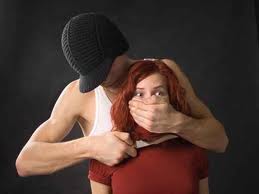 يذبح اخته من الوريد الى الوريد بعدما شك في سلوكها بمدينة مكناس المغربية يذبح اخته من الوريد الى الوريد بعدما شك في سلوكها بمدينة مكناس المغربية