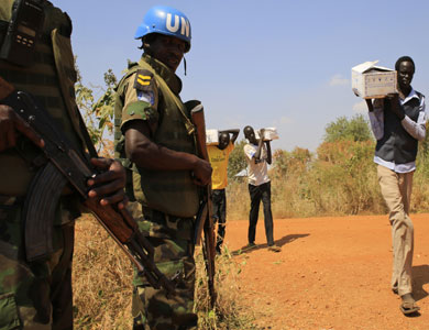 بان كي مون يطلب إرسال قوات حفظ سلام اضافية الى جنوب السودان