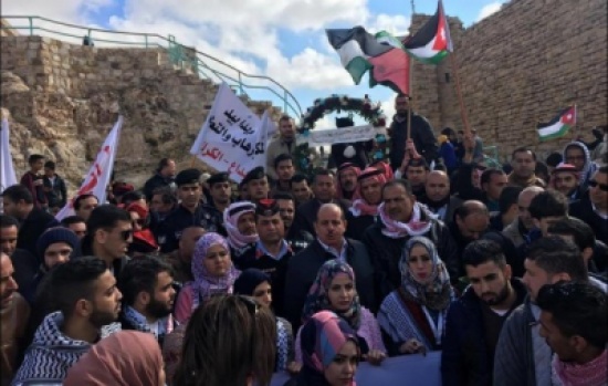 إسرائيل تمنع وفدا أردنيا دخول فلسطين إسرائيل تمنع وفدا أردنيا دخول فلسطين
