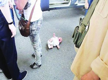 ولدته سراً.. ورمته من النافذة ولدته سراً.. ورمته من النافذة