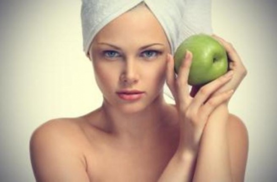 التفاح قد يغنيك عن مستحضرات التجميل التفاح قد يغنيك عن مستحضرات التجميل