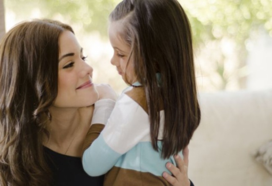 كيف تصبحين أفضل صديقة لابنتك؟ كيف تصبحين أفضل صديقة لابنتك؟