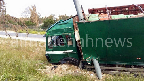 بالصور : تدهور شاحنة " غاز " في الرمثا بالصور : تدهور شاحنة " غاز " في الرمثا