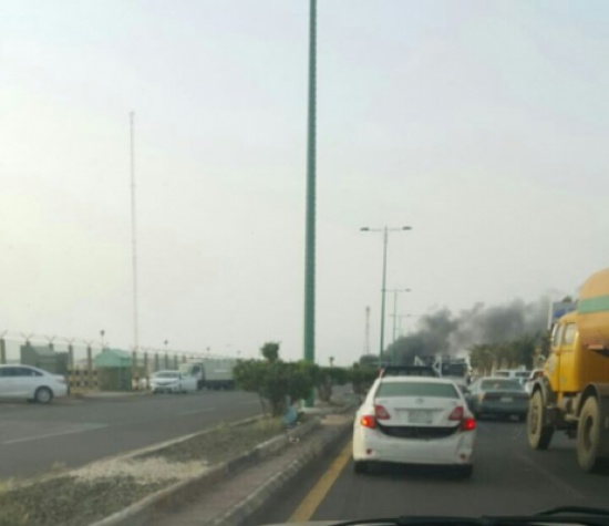 شاهد: سقوط مروع لسيارةٍ من أعلى جسر