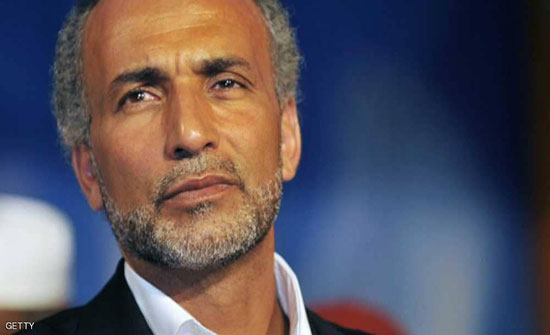 تطاول وسباب بالمحكمة.. حفيد مؤسس الإخوان يهاجم ضحيته الجنسية تطاول وسباب بالمحكمة.. حفيد مؤسس الإخوان يهاجم ضحيته الجنسية