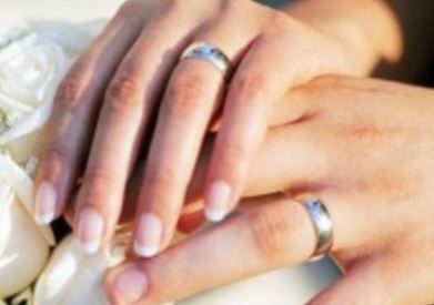 جائزة مالية لكل رجل يتزوج امرأة "عانس".. في هذا البلد العربي