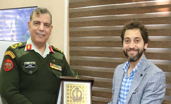 مدير عام الخدمات الطبية يكرم مطلق مبادرة حرير