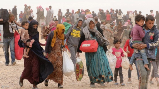 آلاف المدنيين يفرون من ريف حلب مع احتدام المعارك آلاف المدنيين يفرون من ريف حلب مع احتدام المعارك