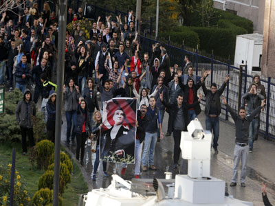 ﻿احتجاجات في تركيا على نتائج الانتخابات والمعارضة تزعم حدوث تلاعب