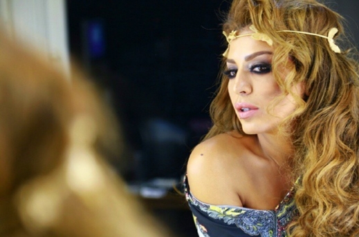 أمل بوشوشة جميلة وساحرة في جلسة تصوير جديدة