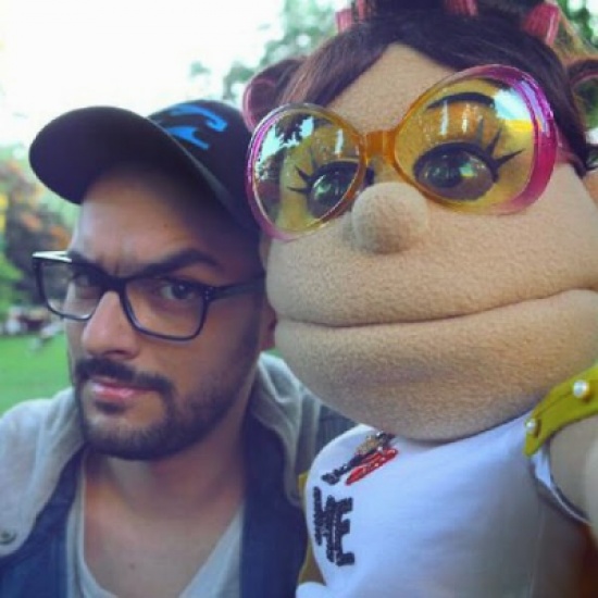 صورة سيلفي تجمع حسن الشافعي بأبلة فاهيتا