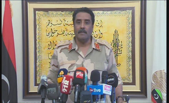 الجيش الليبي يسلم حقول النفط للبرلمان بدلا من الوفاق